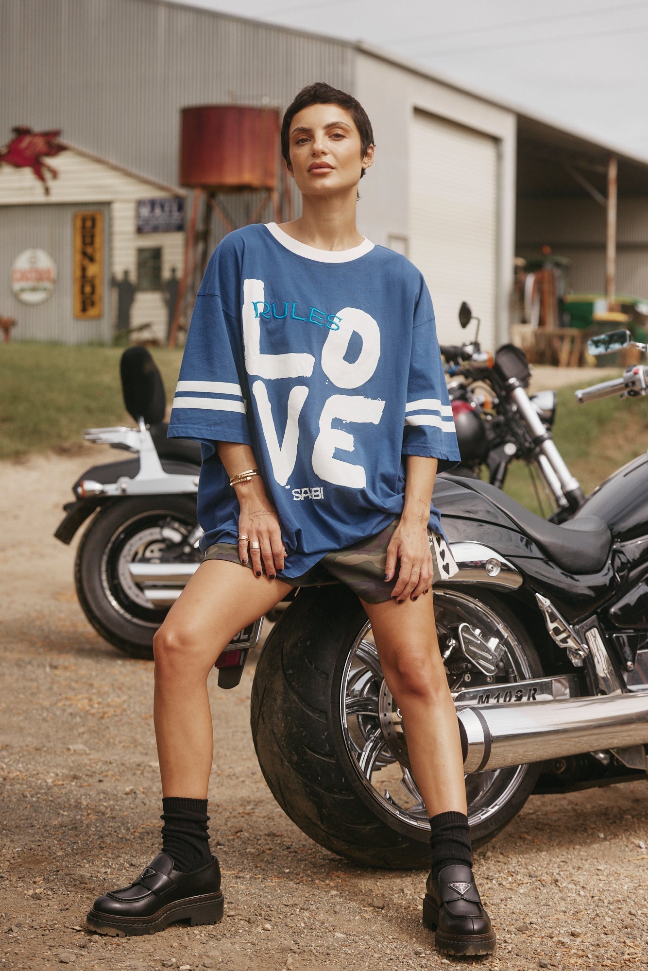 Sabbi - The Very Oversized Love Revolution Tee - Blue