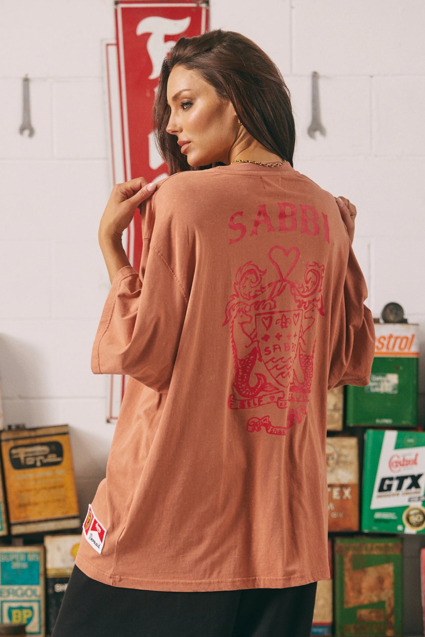 Sabbi - The Very Oversized Racing Badge Tee - Mocha