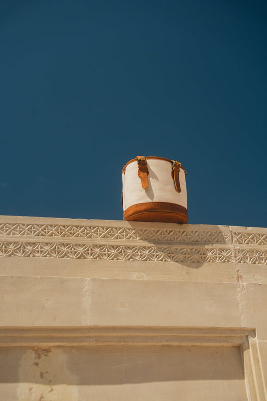 Hobo and Hatch - Petra Bucket Bag - Chestnut Antique