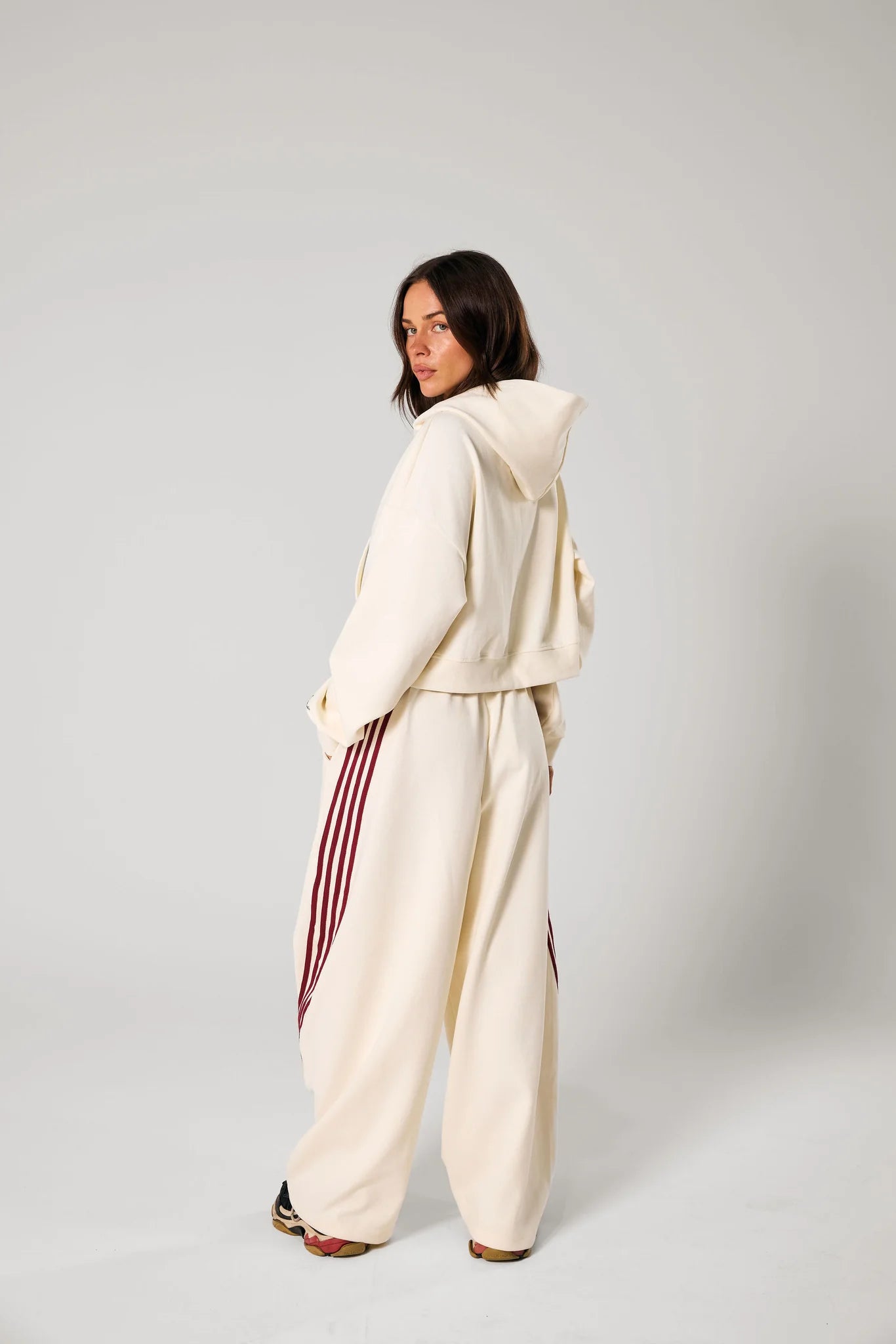 Ssaint - Cropped Hoodie - Butter