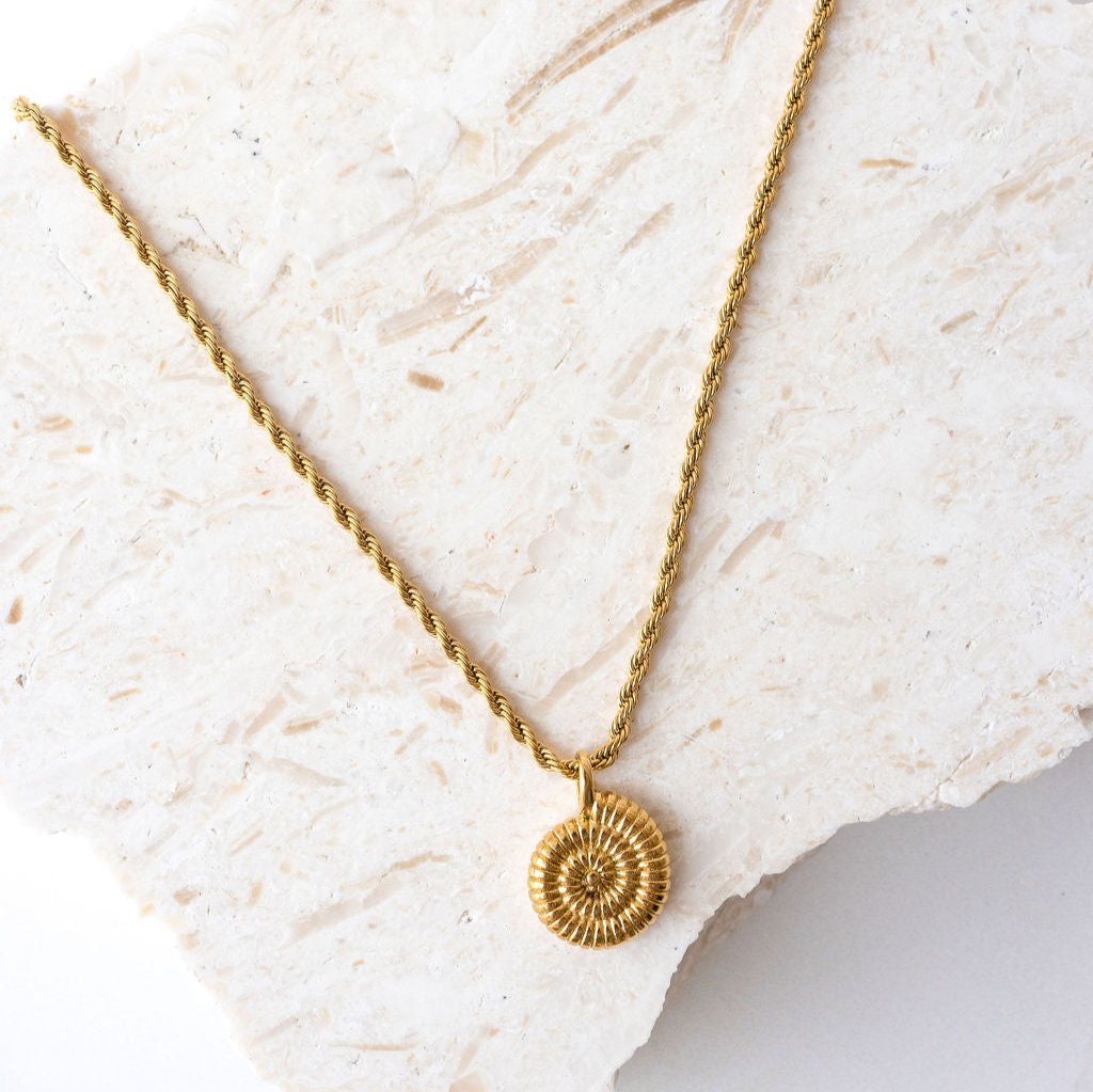 Sun Soul - Shelly Necklace
