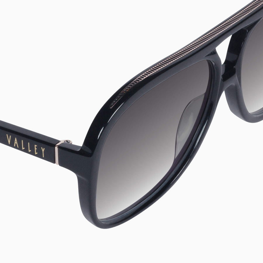 Valley Eyewear - Bang Bang - Black Gloss w. Gold Metal / Black Gradient Lens