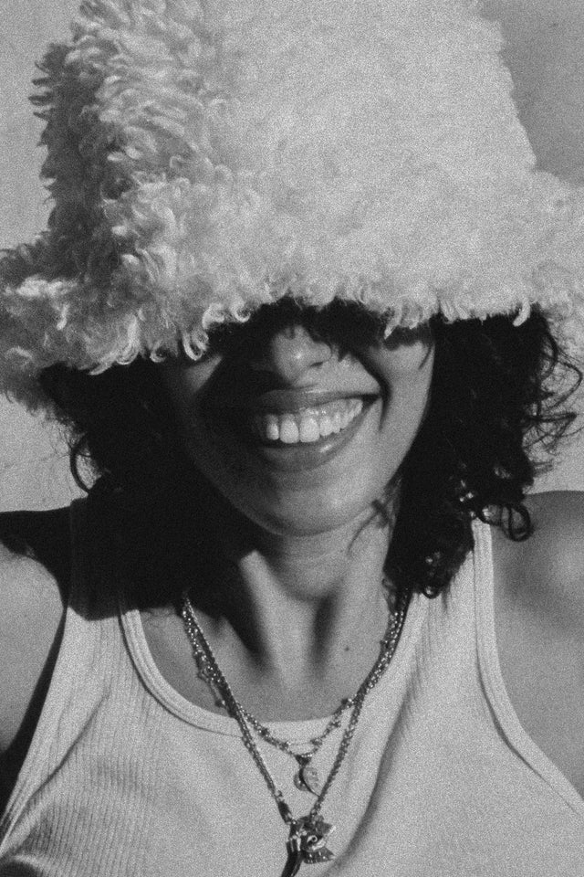 Lack Of Color - Fluffy Bucket Hat - Snow