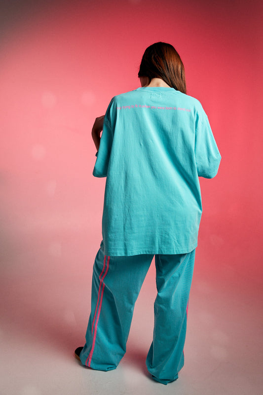 Sabbi - The Very Oversized Standout Tee - Fluro Blue