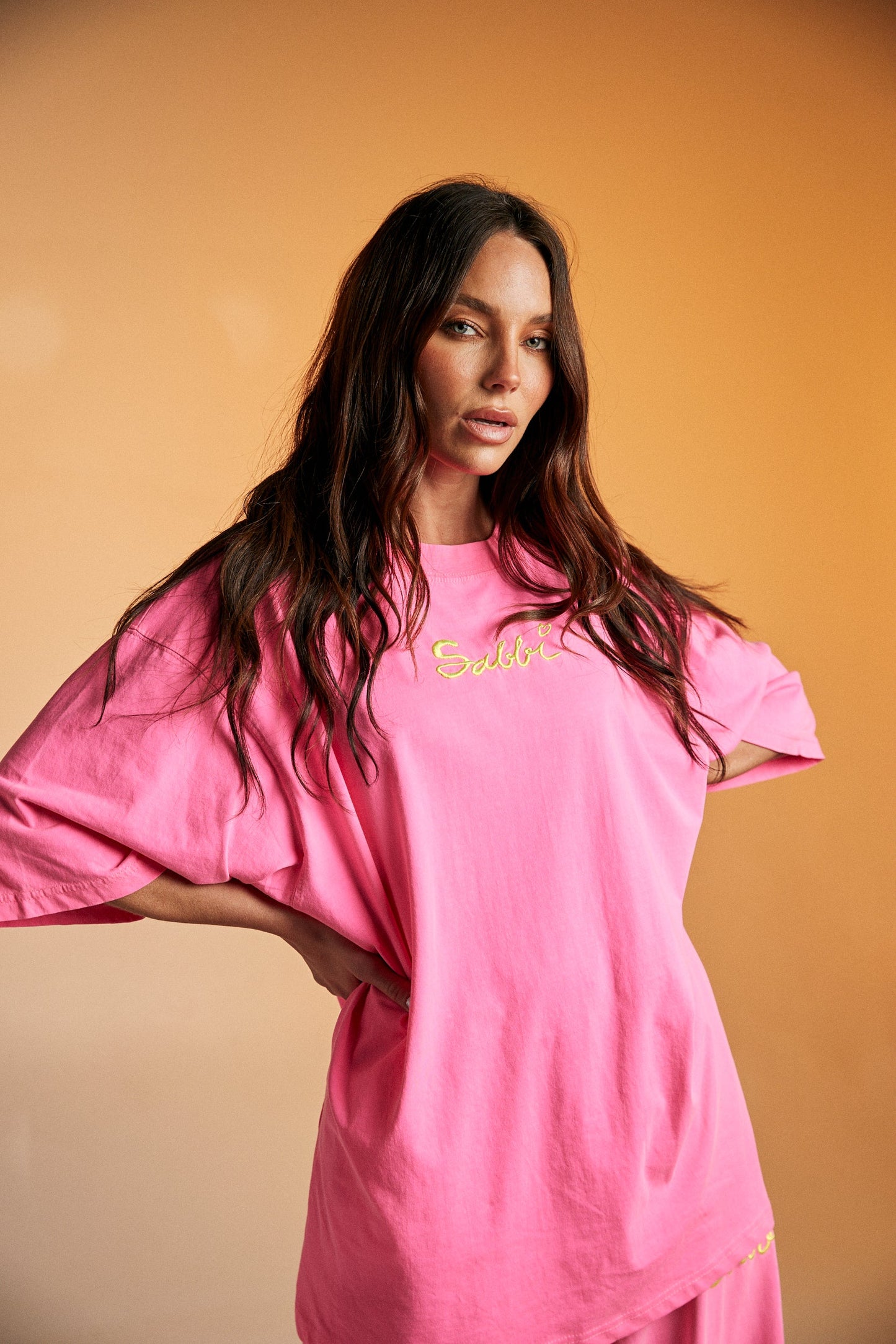 Sabbi - The Very Oversized Standout Tee - Fluro Pink
