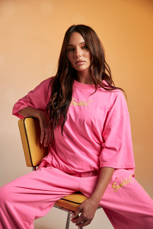 Sabbi - The Very Oversized Standout Tee - Fluro Pink