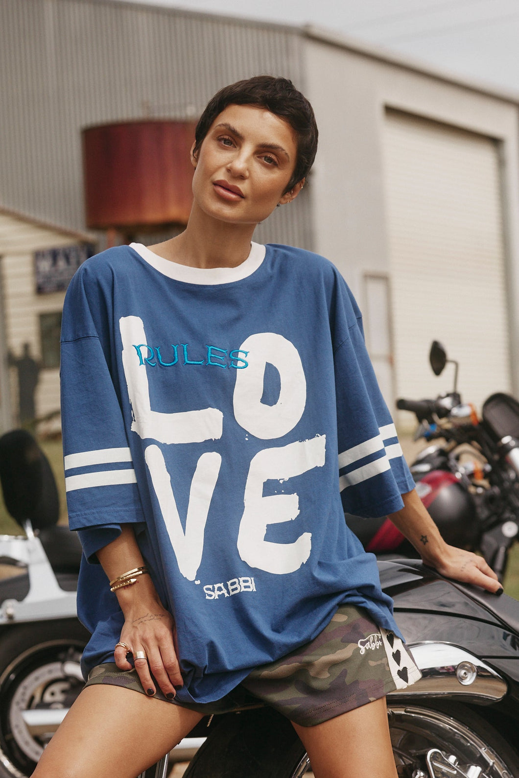 Sabbi - The Very Oversized Love Revolution Tee - Blue