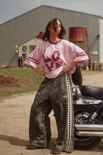 Load image into Gallery viewer, Sabbi - The Very Oversized Love Revolution Tee - Pink
