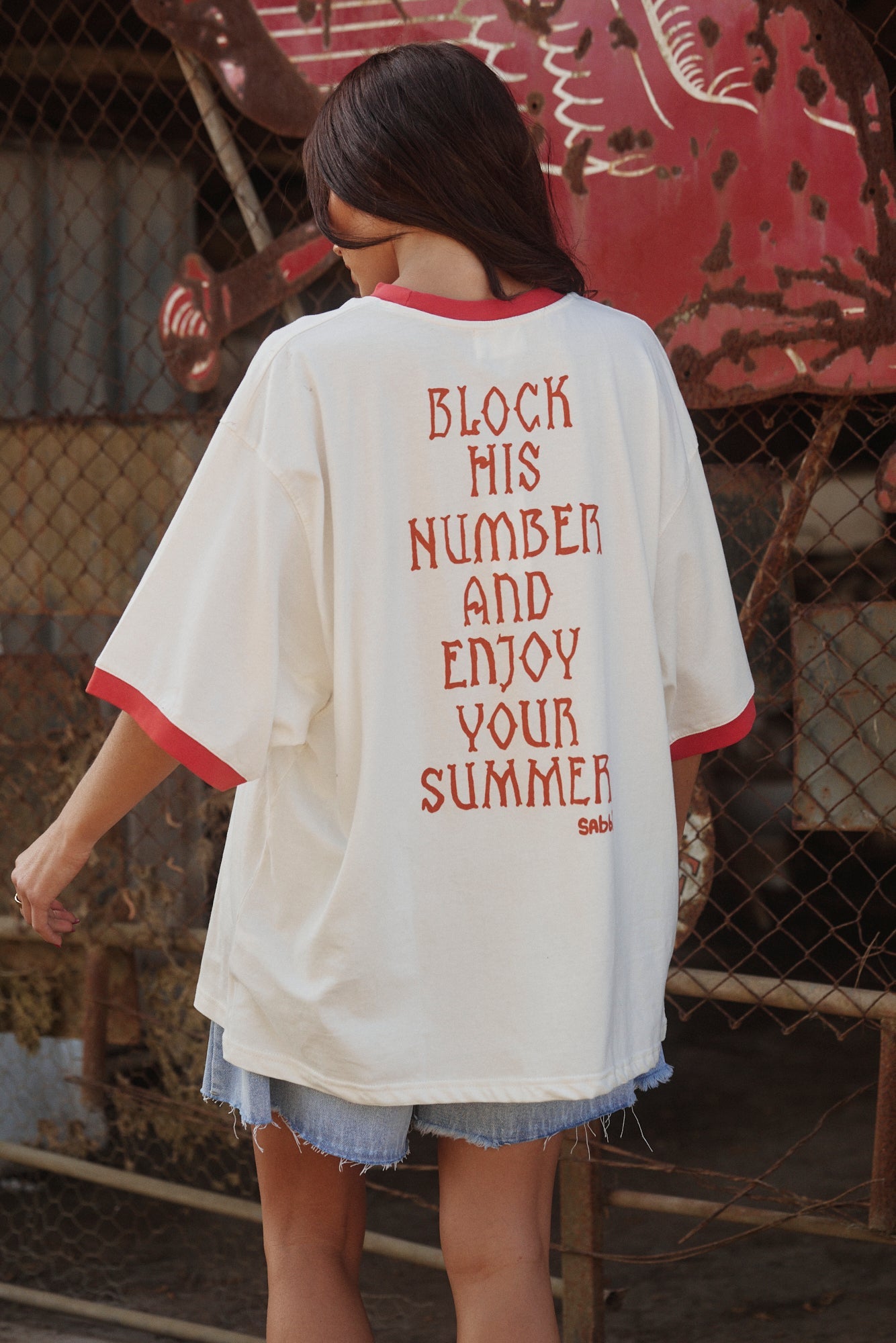 Sabbi - The Very Oversized Cowgirl Outlaw Tee - White