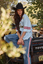 Load image into Gallery viewer, Sabbi - The Very Oversized Born Original Tee - Sky
