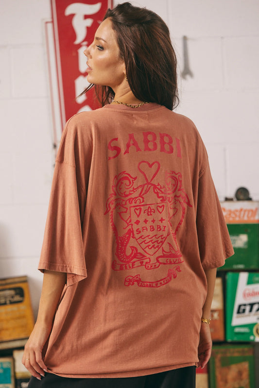 Sabbi - The Very Oversized Racing Badge Tee - Mocha