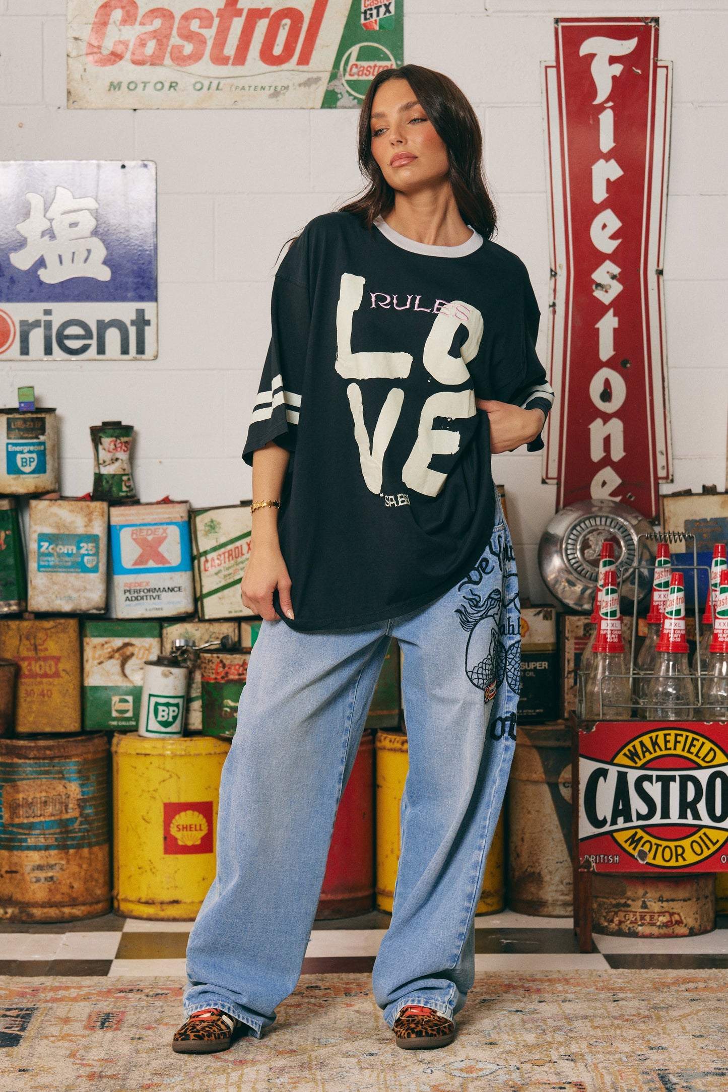 Sabbi - The Very Oversized Love Revolution Tee - Black