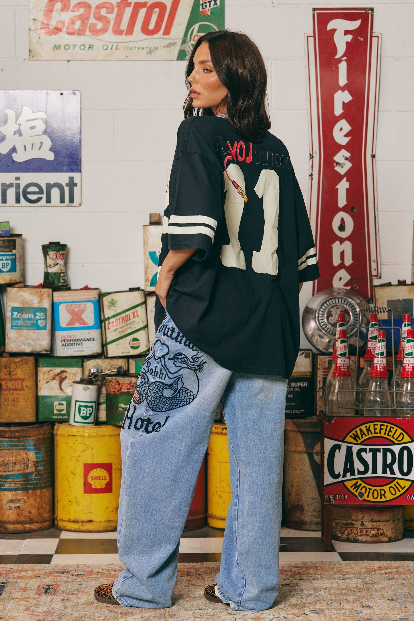 Sabbi - The Very Oversized Love Revolution Tee - Black