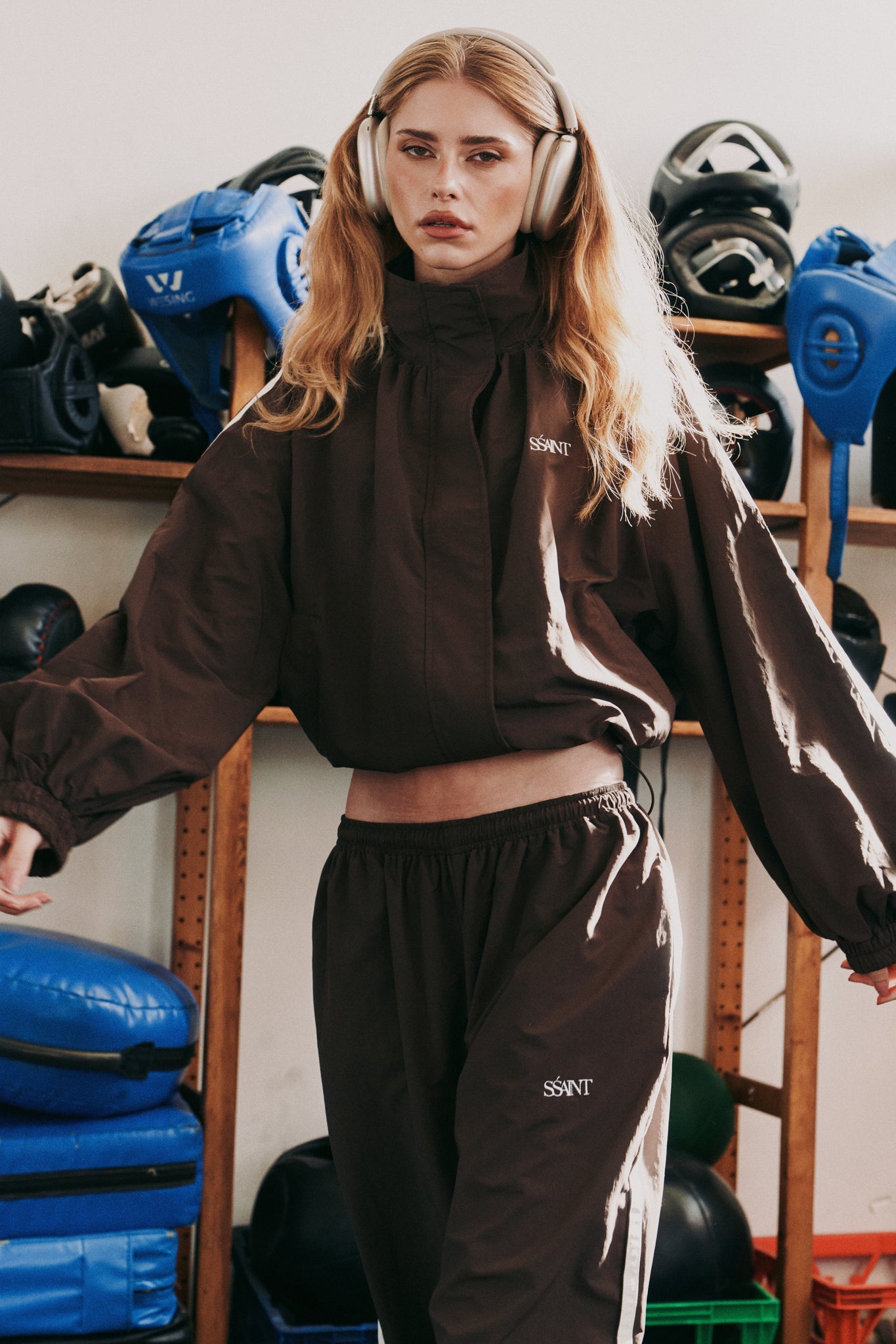 SŚAINT - FIGHT NIGHT ZIP WINDBREAKER - BROWN