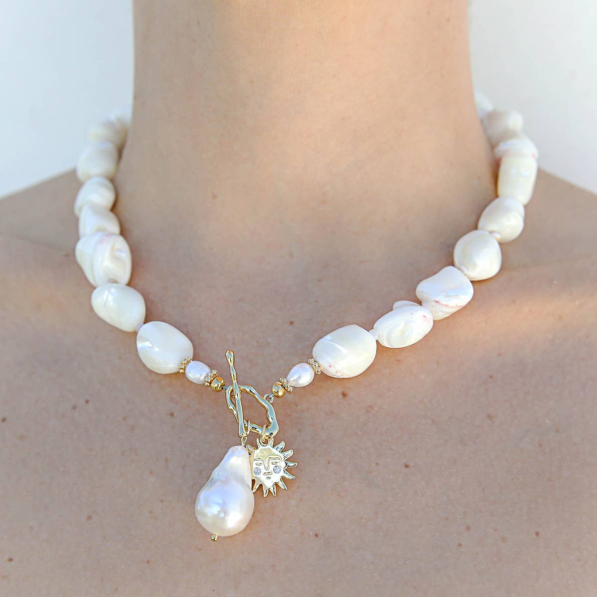 Kingston - Rolled Shell Solis Necklace