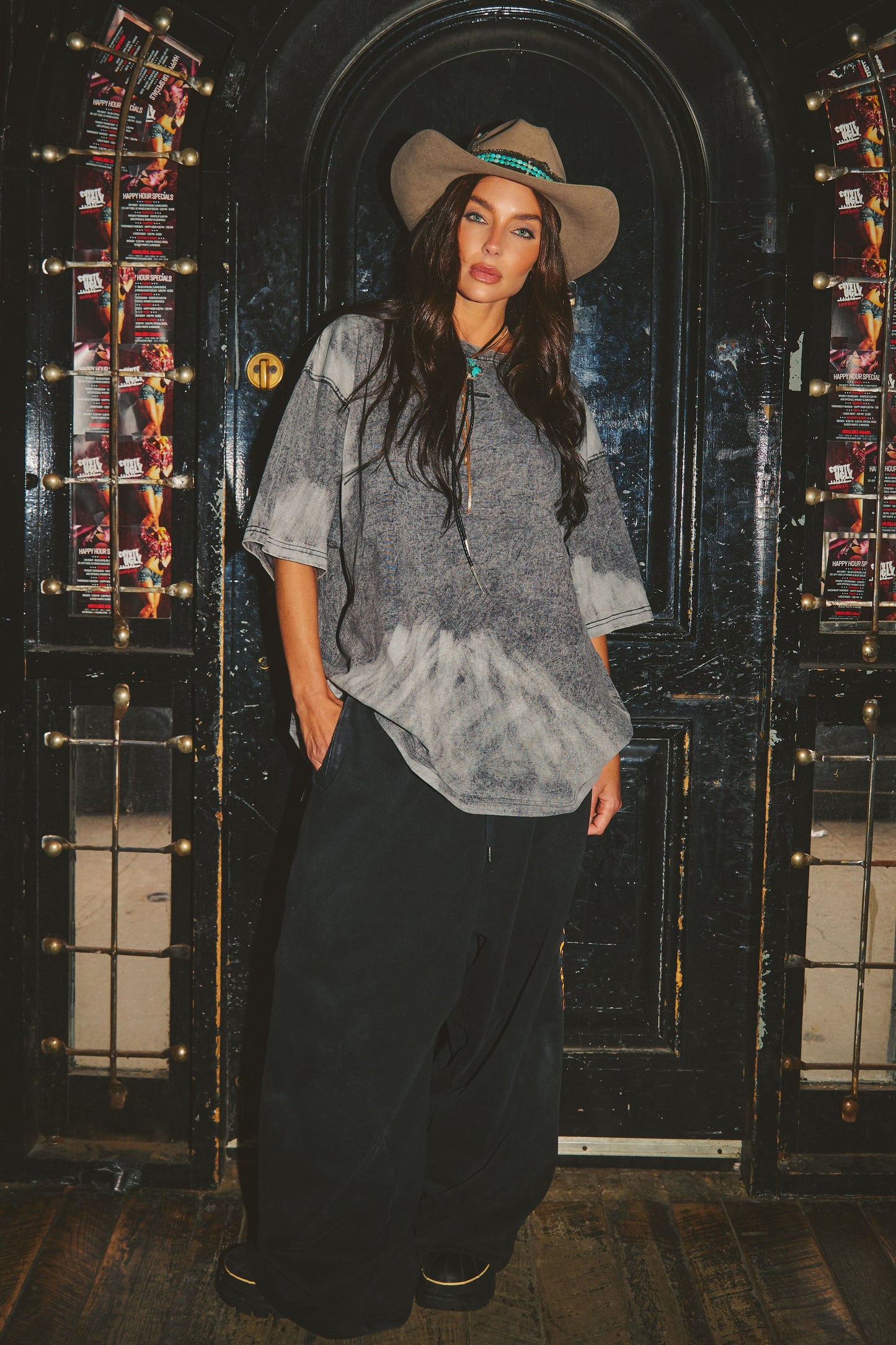 Sabbi - The Bleached Backless Tee