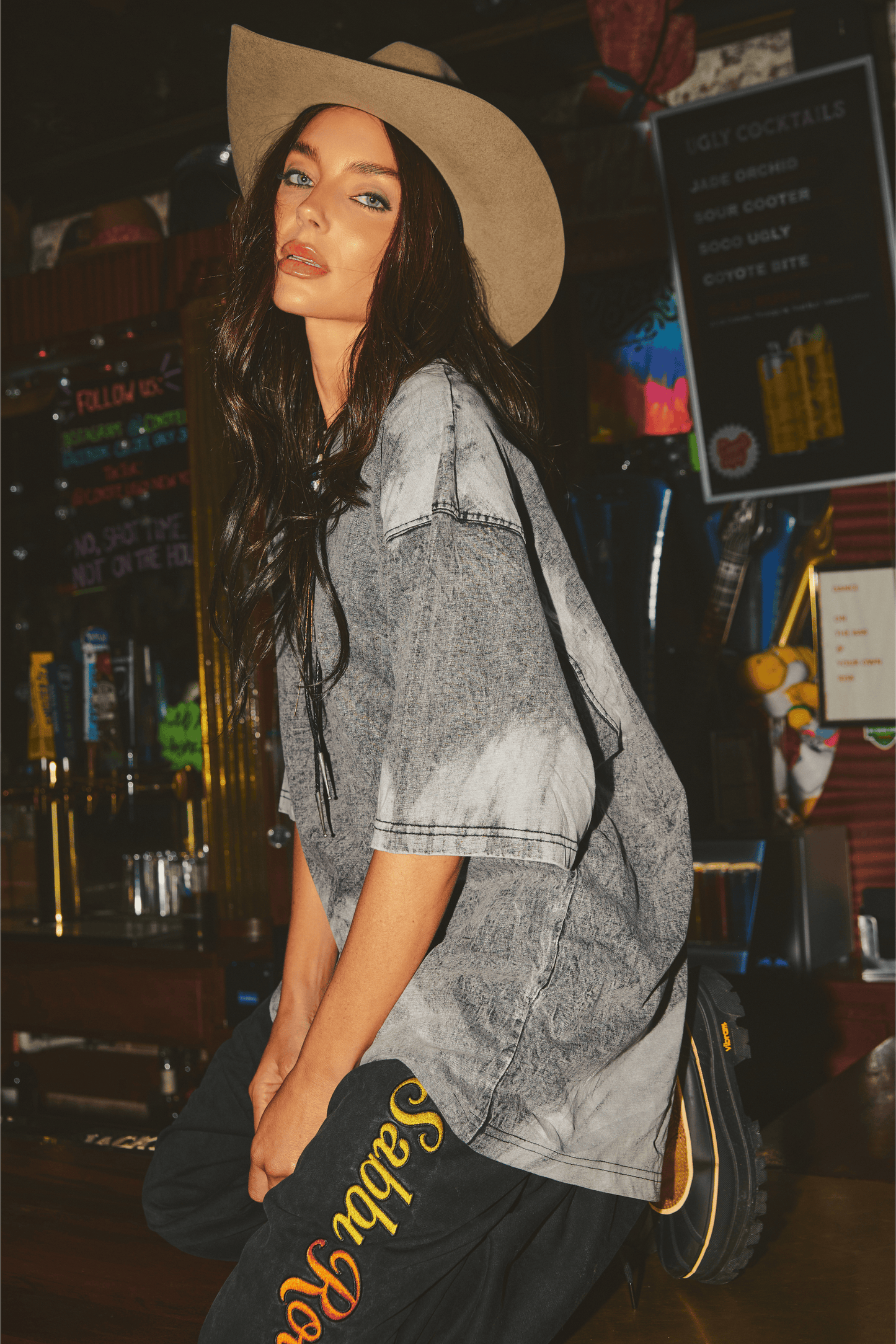 Sabbi - The Bleached Backless Tee