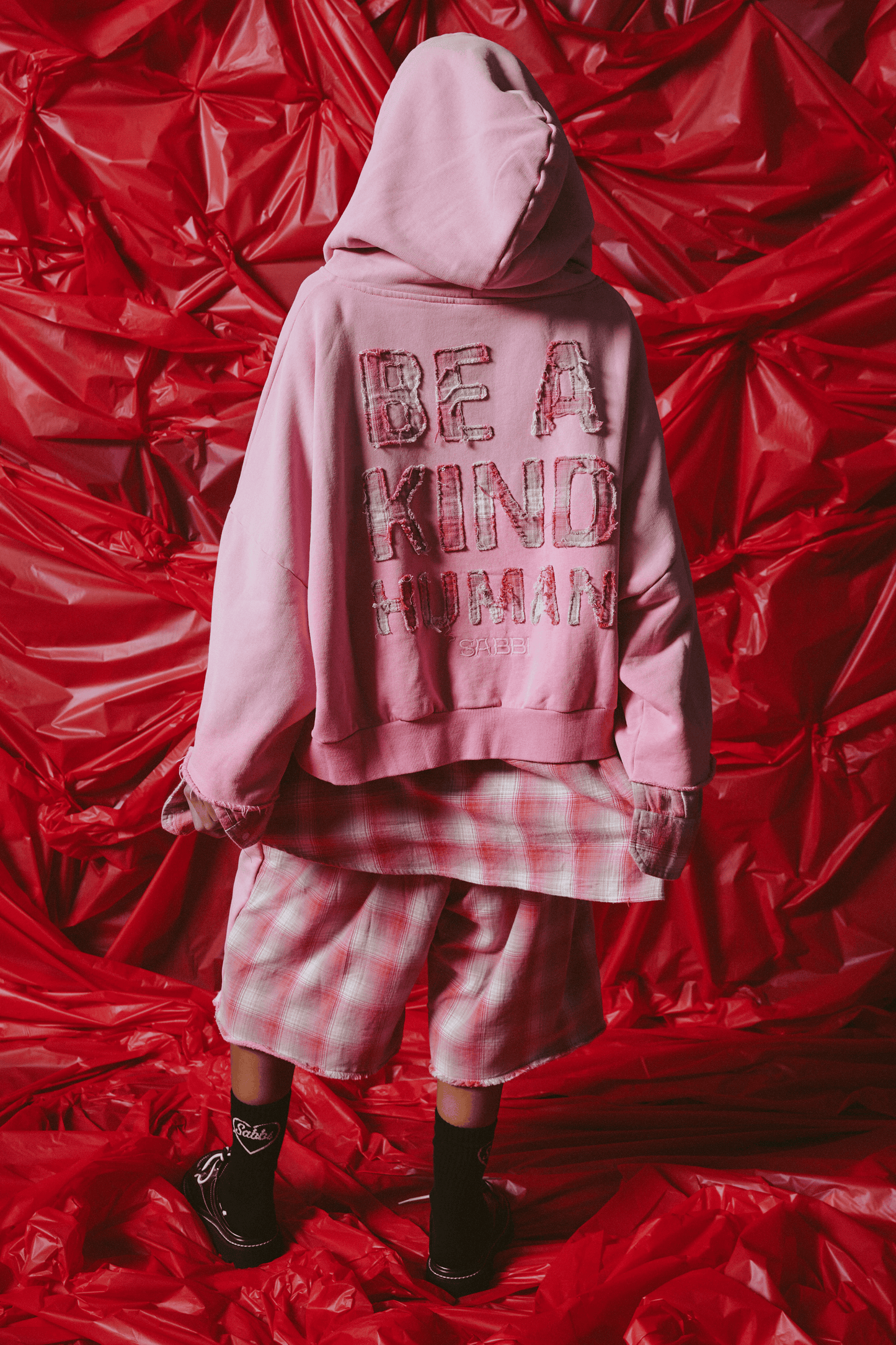 Sabbi - THE BE A KIND HUMAN HOODIE - PINK
