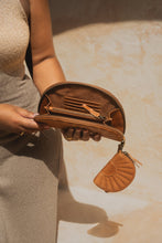 Load image into Gallery viewer, Hobo and Hatch - Soleil Purse - Chestnut Antique
