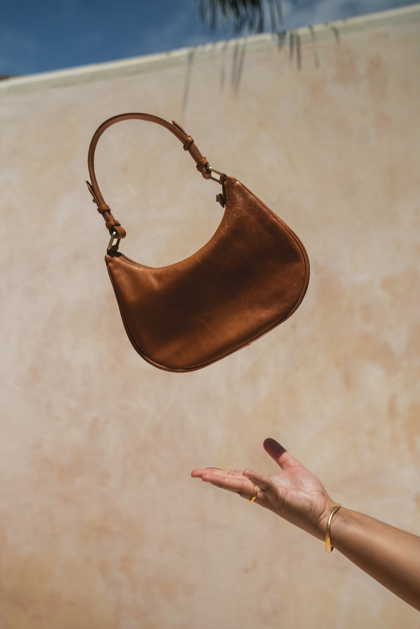 Hobo and Hatch - Clara Mini Shoulder - Chestnut Antique