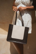 Load image into Gallery viewer, Hobo and Hatch - Petra Tote Bag - Cocoa
