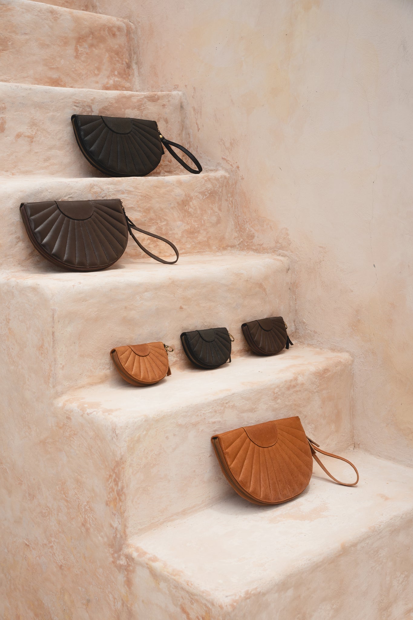 Hobo and Hatch - Soleil Clutch - Textured Noir