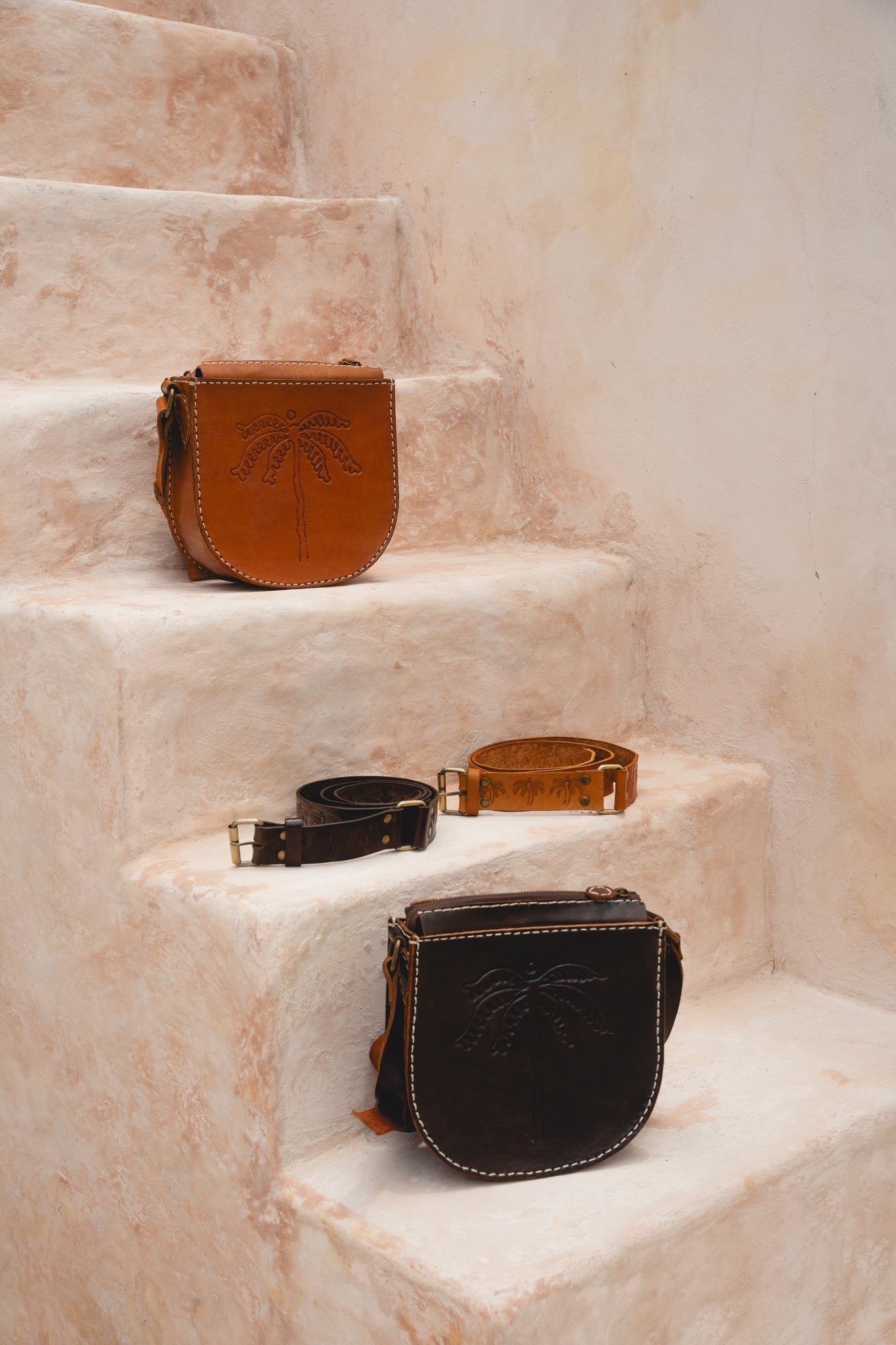 Hobo and Hatch - Palms Crossbody - Vintage Brown