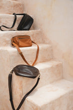 Load image into Gallery viewer, Hobo and Hatch - Verve Crossbody - Textured Noir
