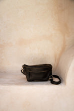 Load image into Gallery viewer, Hobo and Hatch - Verve Crossbody - Textured Noir
