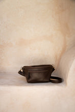 Load image into Gallery viewer, Hobo and Hatch - Verve Crossbody - Cocoa
