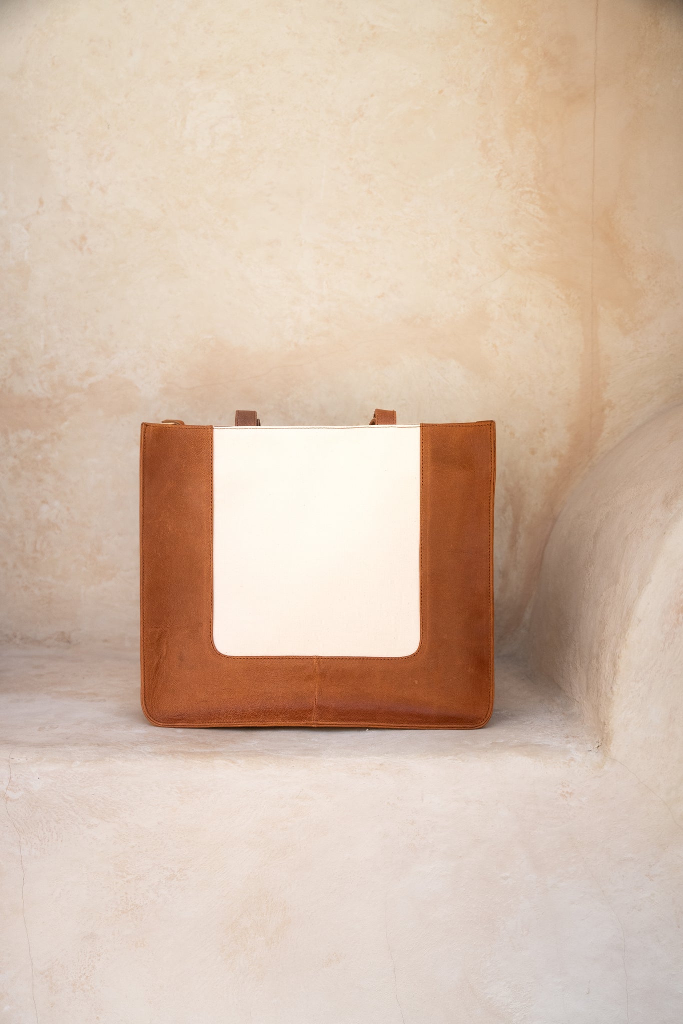 Hobo and Hatch - Petra Tote Bag - Chestnut Antique