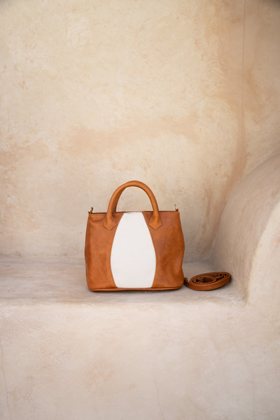 Hobo and Hatch - Petra Mini - Chestnut Antique