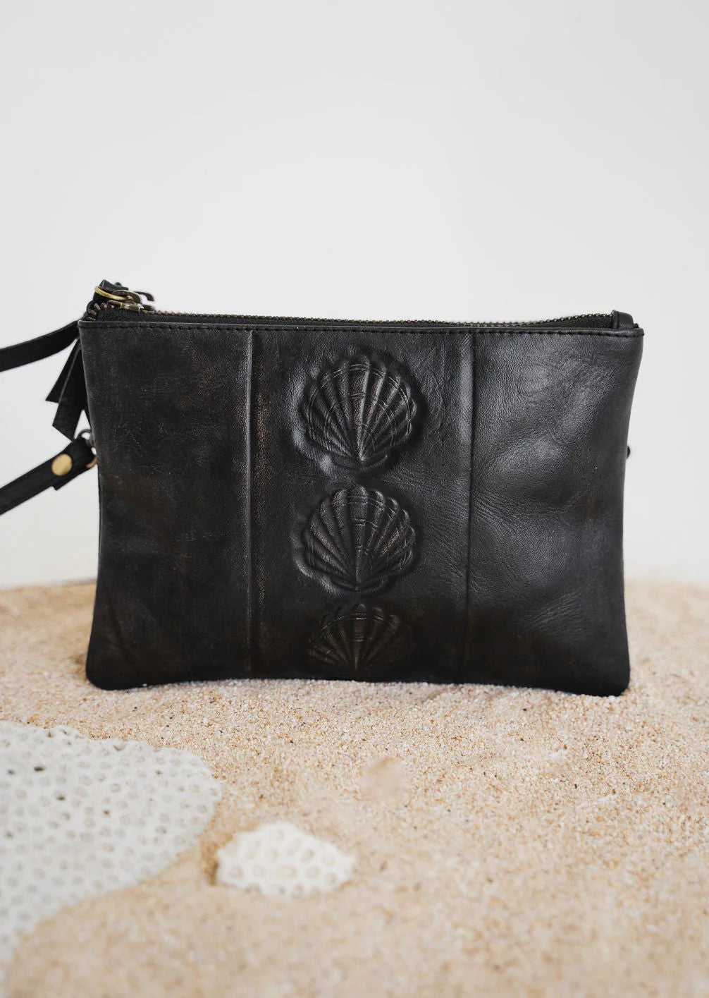 Hobo and Hatch - Koa Staple Crossbody Clutch - Noir