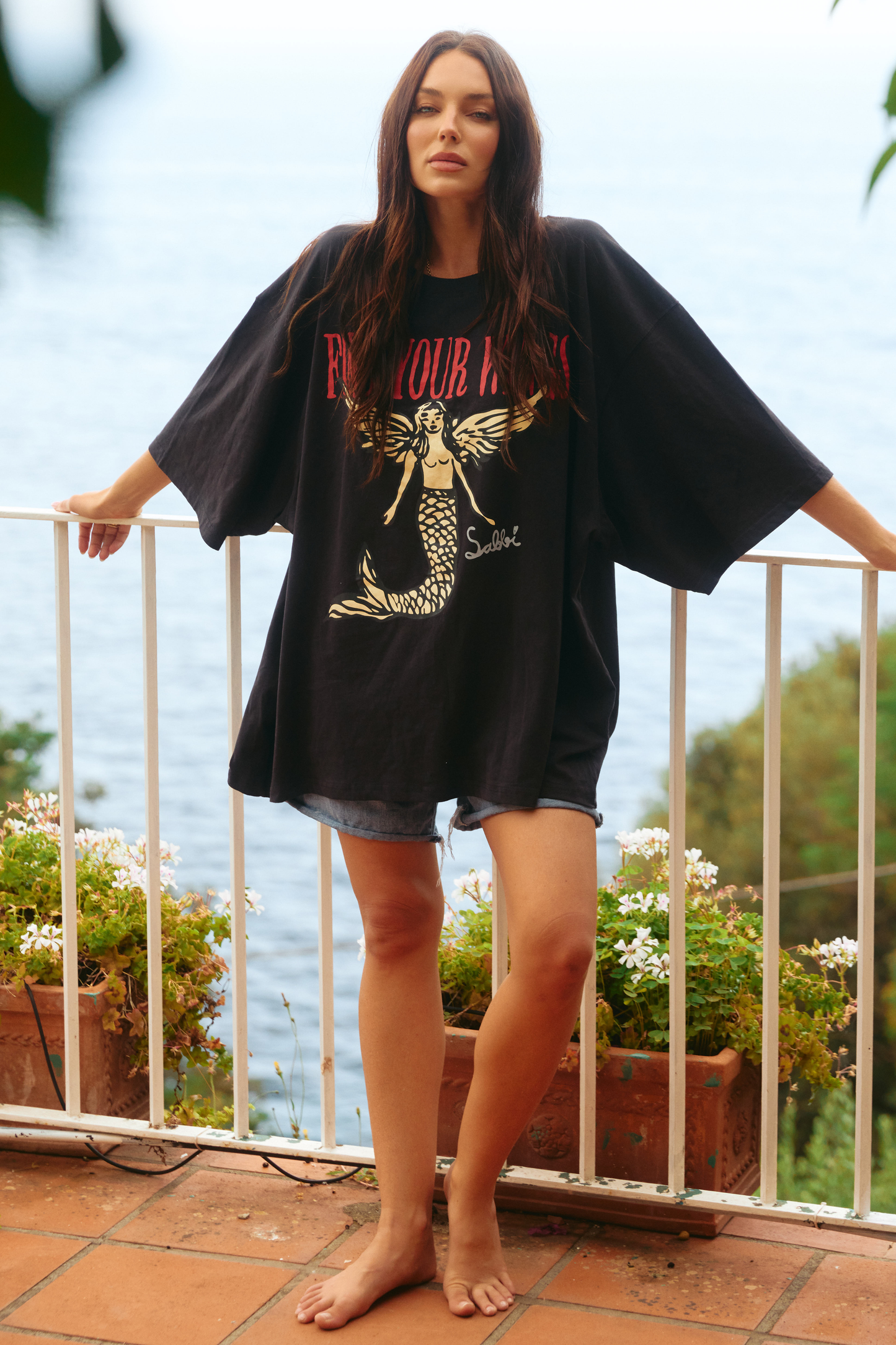 Sabbi - The Very Oversized - Find Your Wings Tee - Black