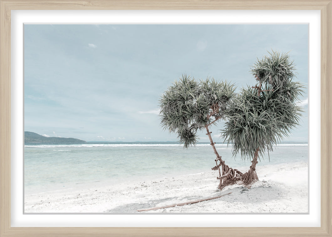 Sandy Beach - Framed Print - 103x73cm