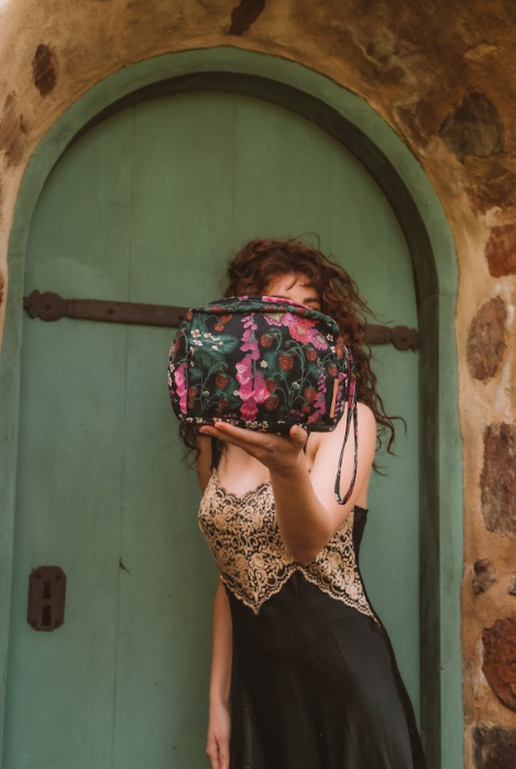 Wandering Folk - Flourish Zip Bag - Clover