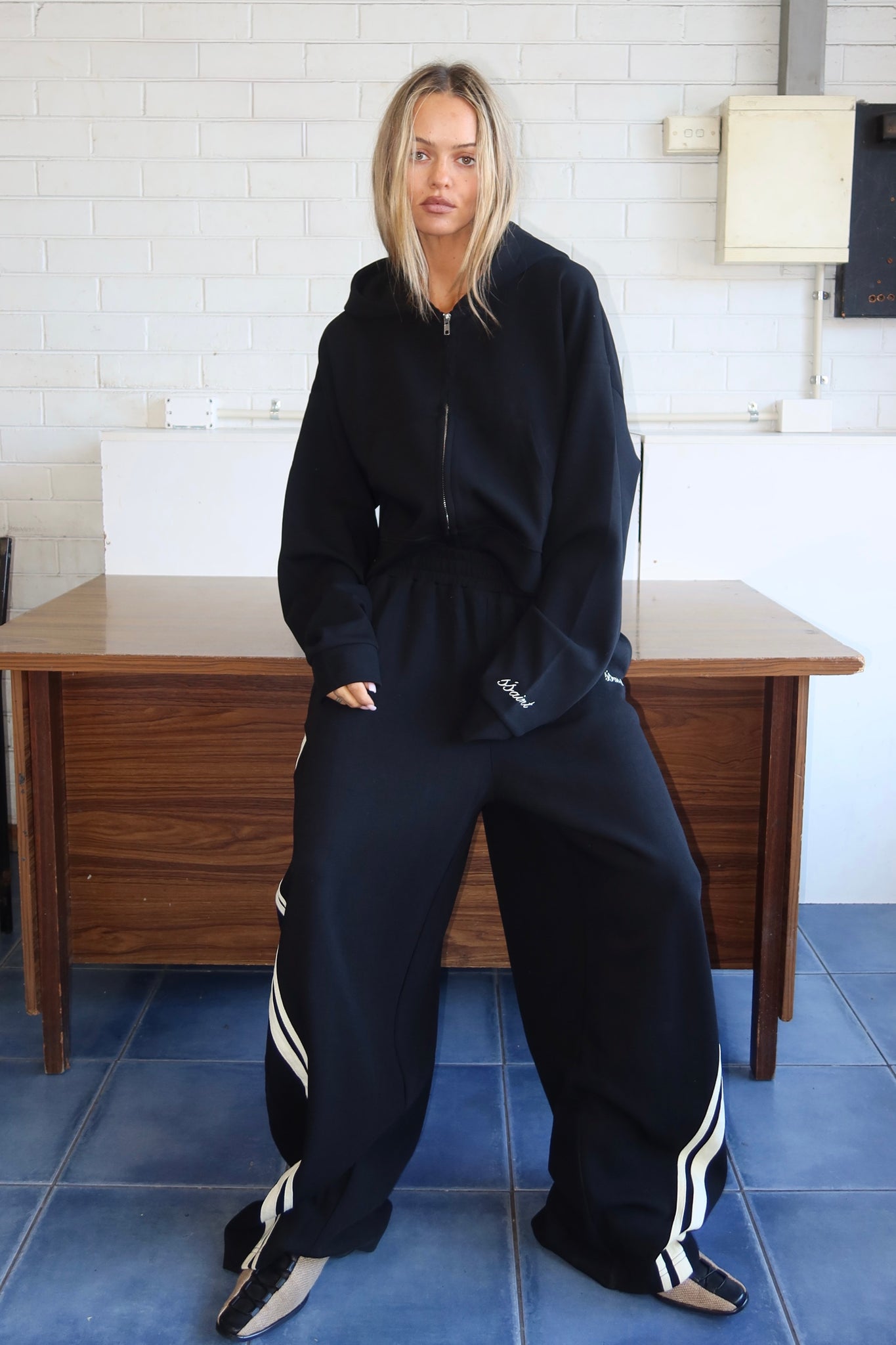 SŚAINT - BARREL PANT - BLACK & BUTTER