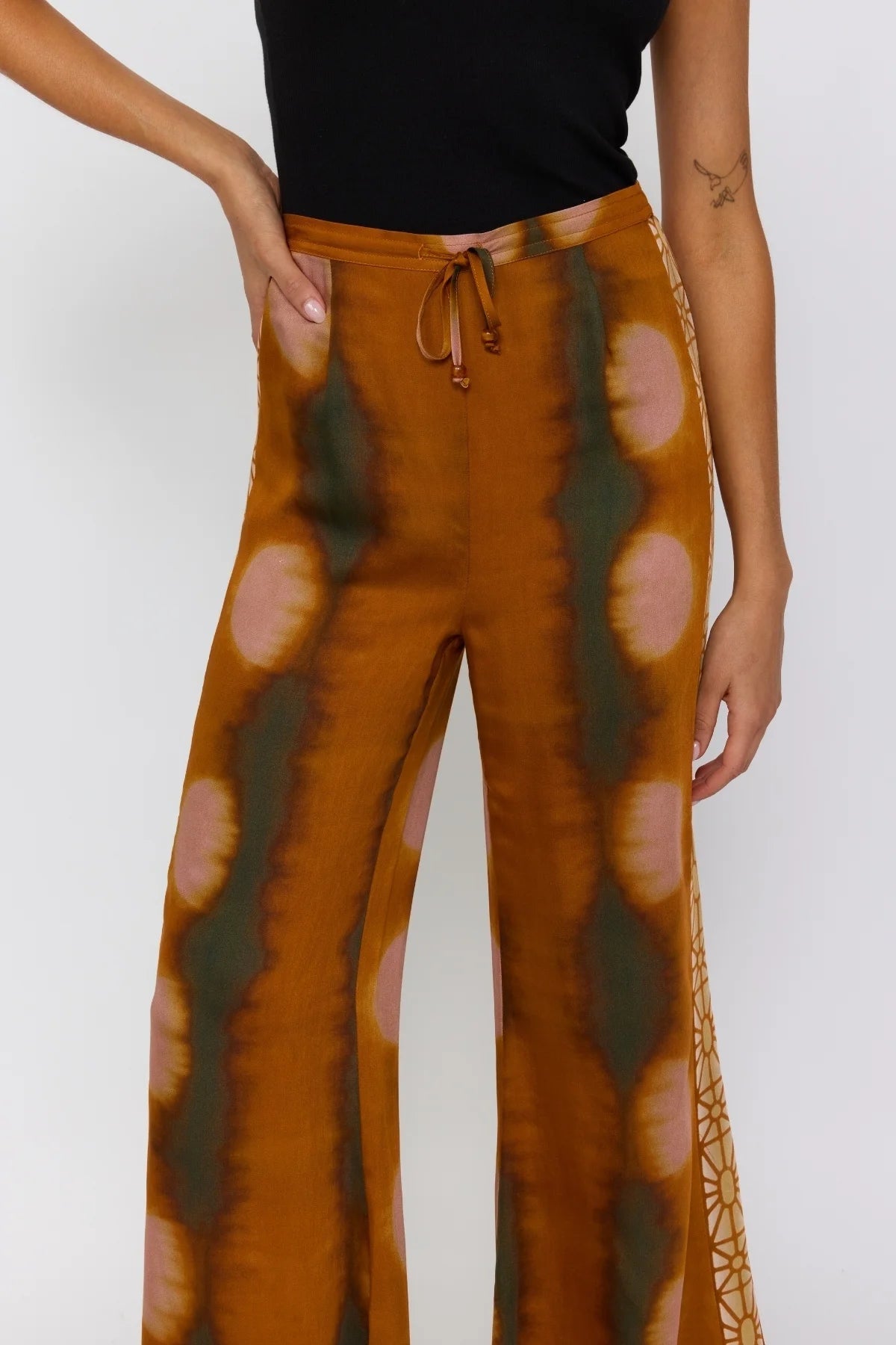 Nine Lives Bazaar - Nadia Flares - Umber