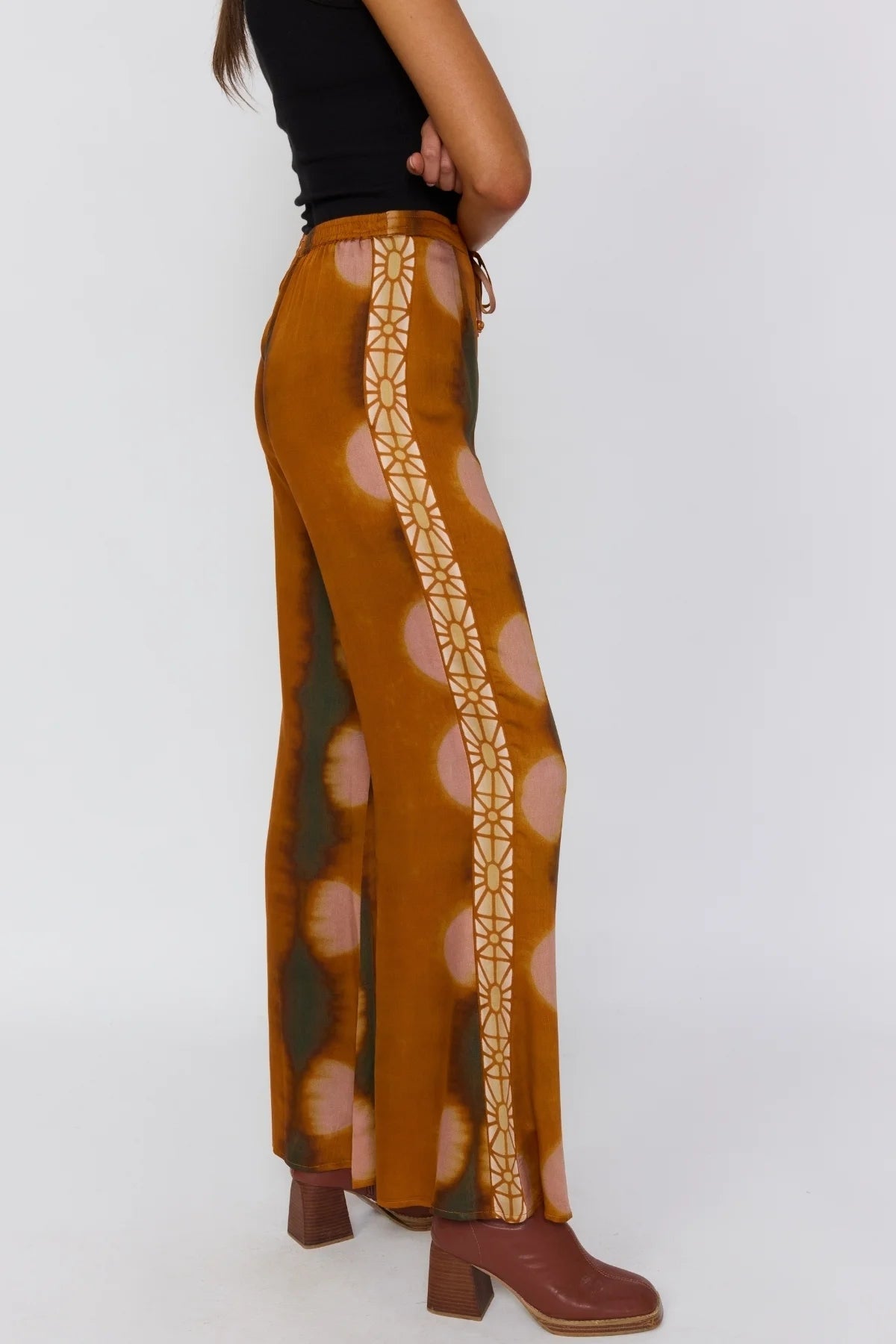 Nine Lives Bazaar - Nadia Flares - Umber