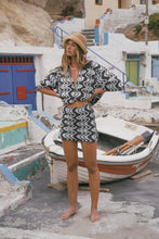 Load image into Gallery viewer, Ciao Ciao Vacation - Onde Knit Skirt - Mono
