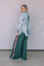 Load image into Gallery viewer, Sabbi - The Raving Hearts Pants - Green
