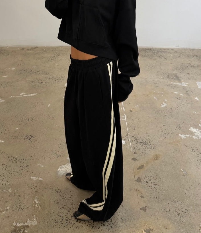 SŚAINT - BARREL PANT - BLACK & BUTTER