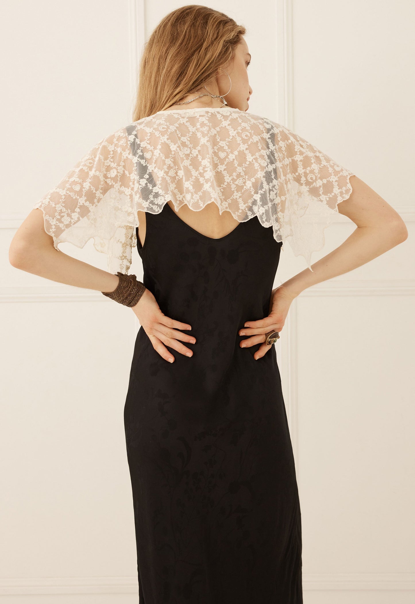 Spell - Serpent Lace Cape - Vintage Cream