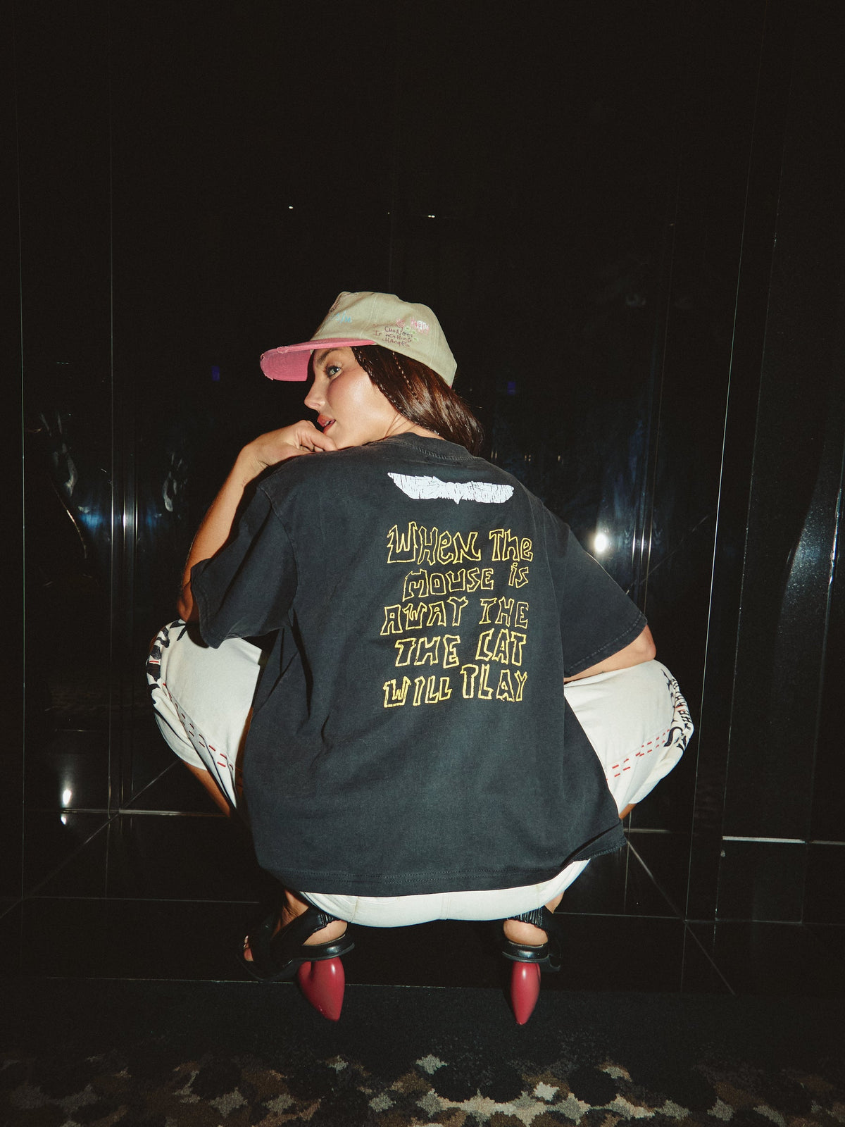 Sabbi - Summer Vacation Croppish Tee