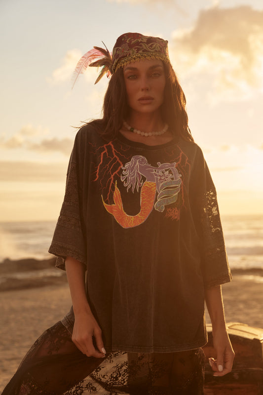 Sabbi - The Chase Your Dreams Lace Tee - Black