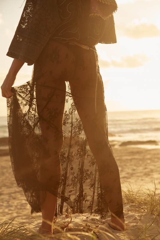 Sabbi - The Lace Maxi Skirt - Black