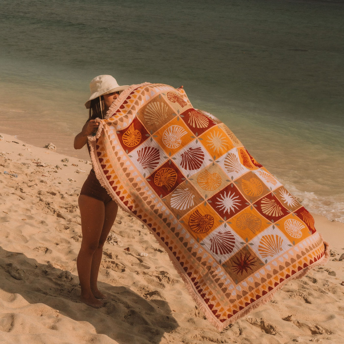 Wandering Folk - Seashell Throw - Sand