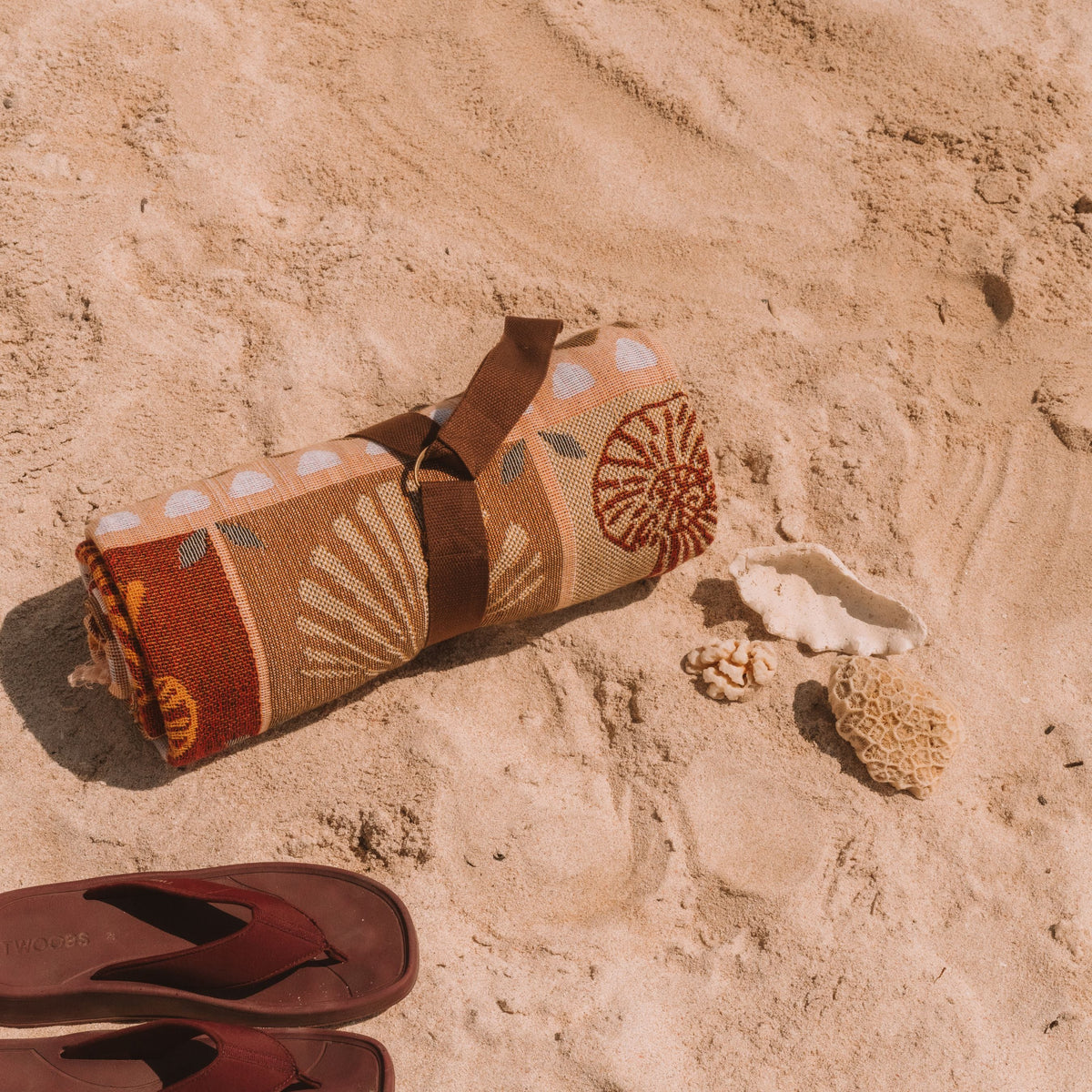 Wandering Folk - Seashell Throw - Sand