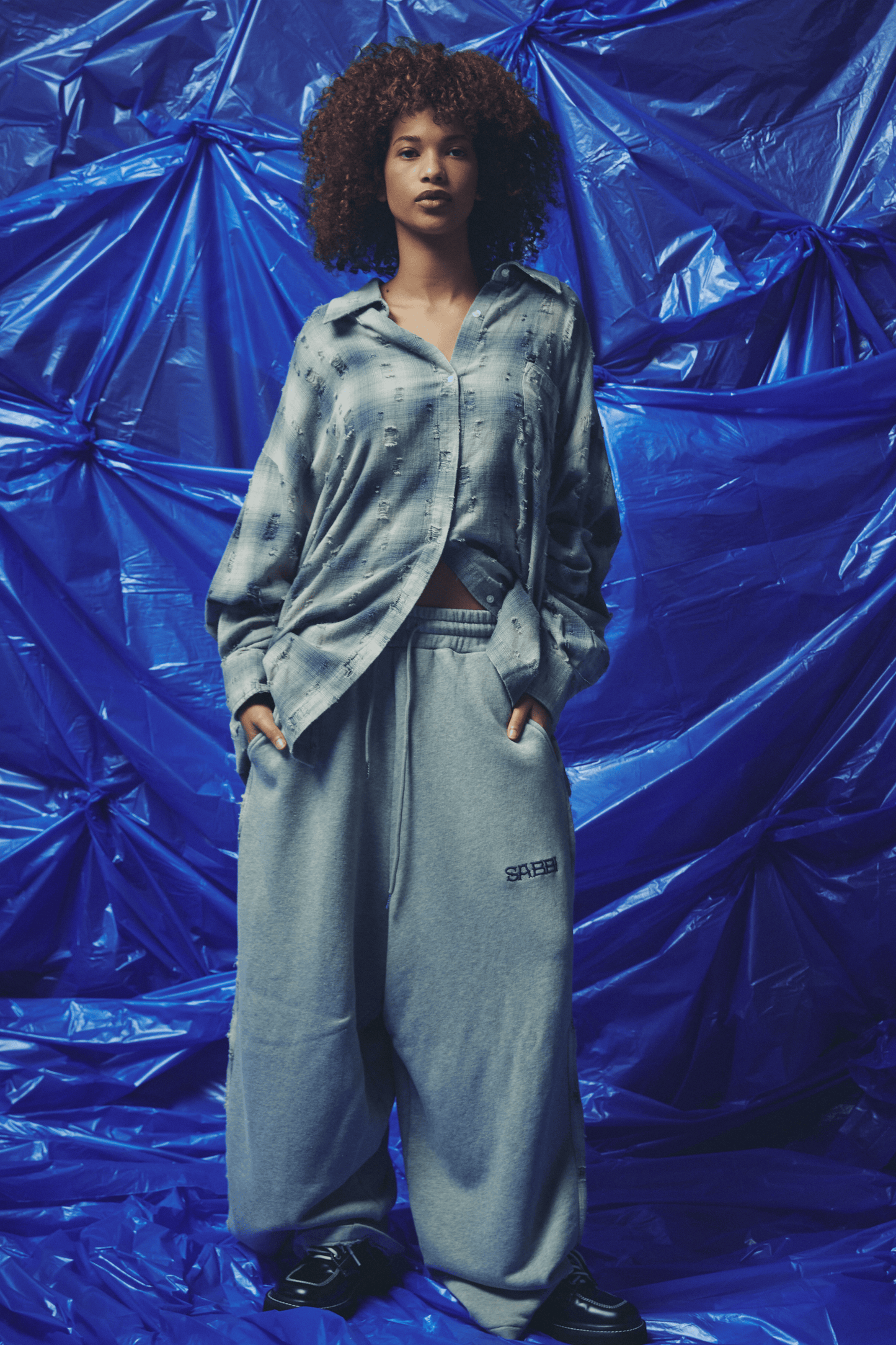 Sabbi - BE A KIND HUMAN OVERSIZED SHIRT - BLUE