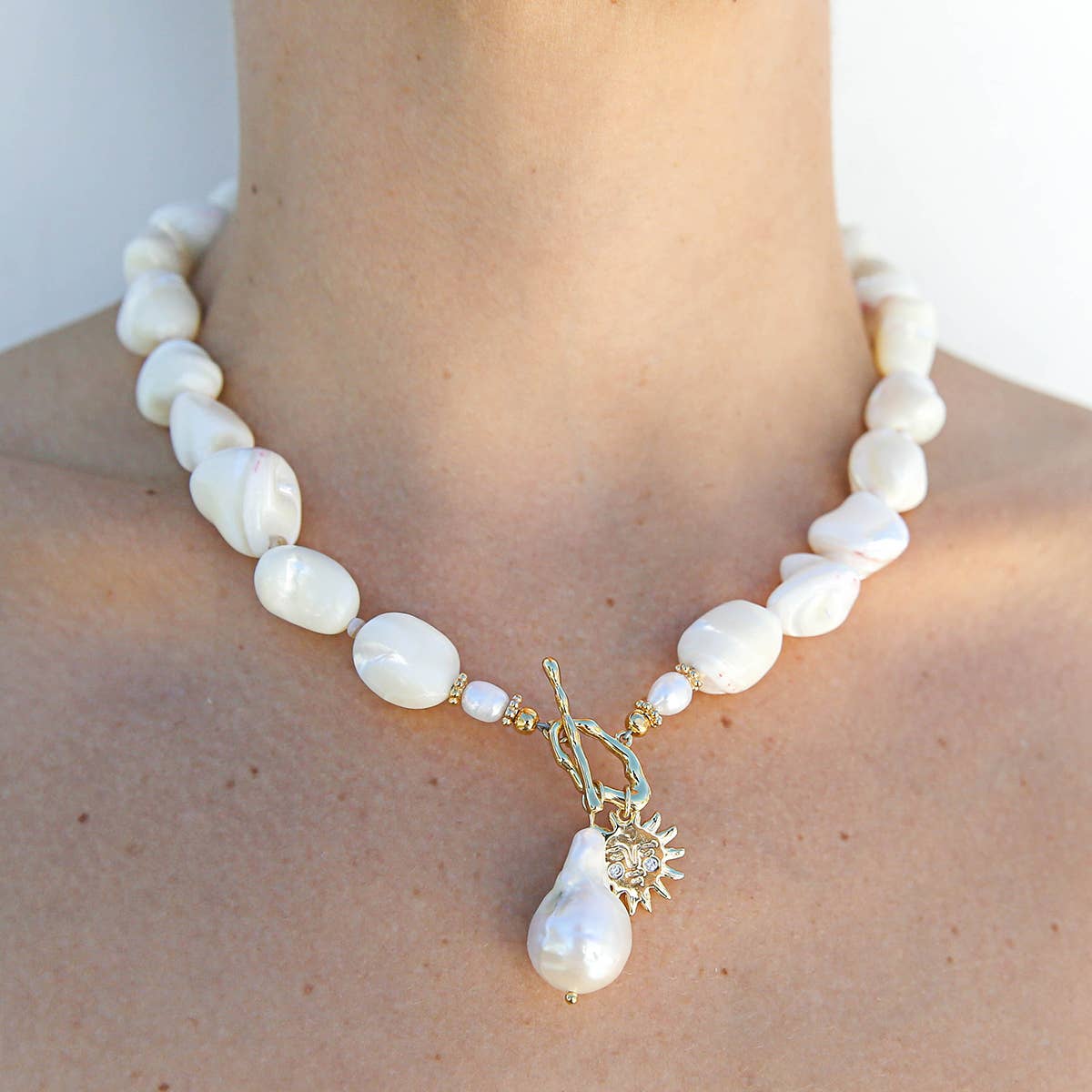 Kingston - Rolled Shell Solis Necklace